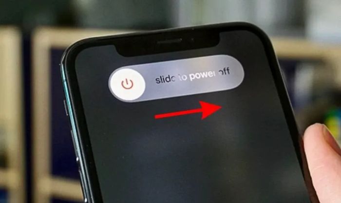 Vuốt thanh trượt Power Off sang phải để thực hiện việc tắt nguồn iPhone.
