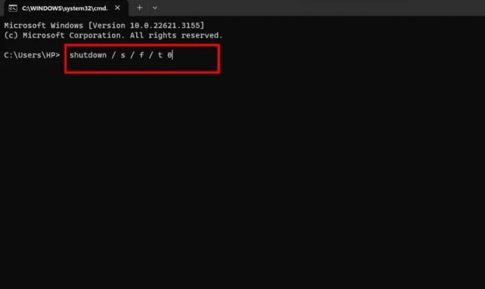 Gõ câu lệnh shutdown / s / f / t 0 và nhấn Enter
