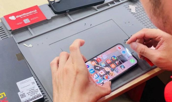 Địa chỉ sửa chữa lỗi camera iPhone bị đen