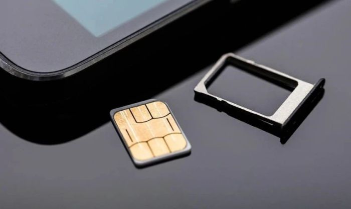 Kiểm tra khe SIM