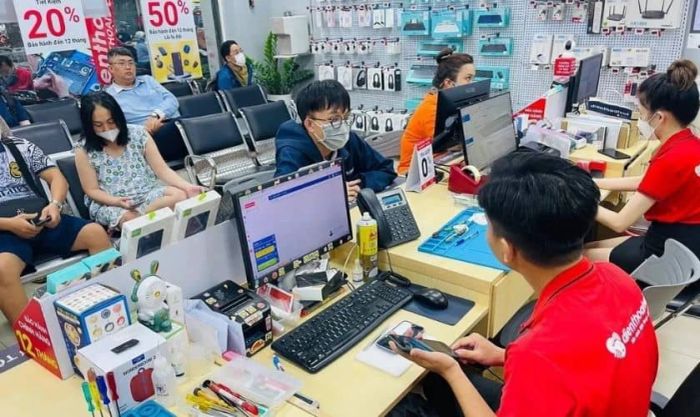 Sửa màn hình trắng trên iPhone 13 Pro Max giá bao nhiêu?