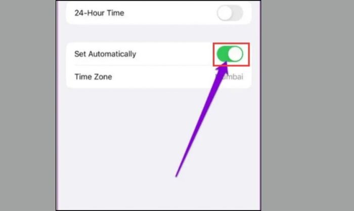 Kích hoạt Set Automatically để khắc phục lỗi không đăng nhập được vào Instagram
