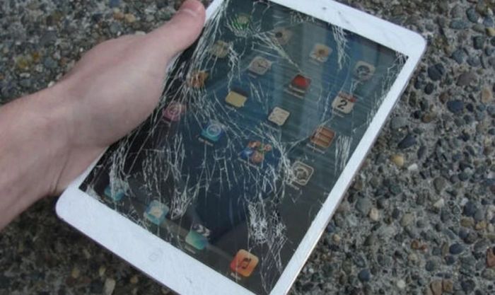 Các nguyên nhân dẫn đến lỗi màn hình iPad Air 2 bị mờ màu