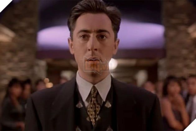 Alan Cumming luôn được yêu cầu tái hiện điệu nhảy trong bộ phim Romy And Michele's High School Reunion.