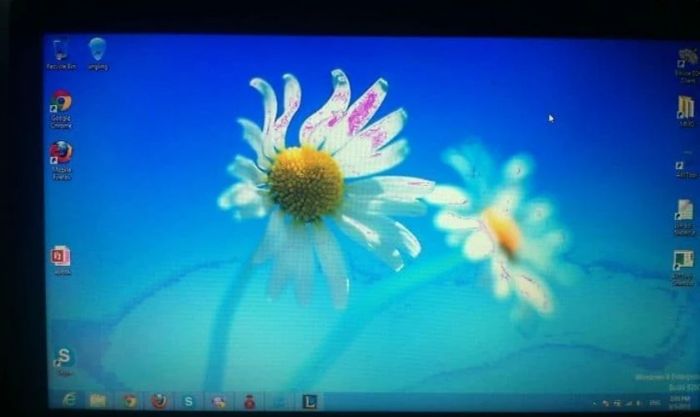 Màn hình máy tính xuất hiện ô vuông trong suốt
