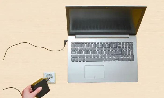 Hướng dẫn cách sửa lỗi laptop bật nguồn nhưng không lên màn hình
