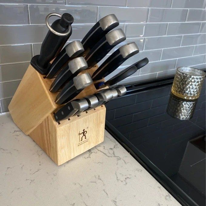 A photo from a reviewer showing the knife block and knives