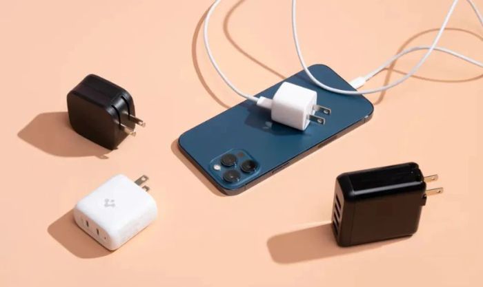 Sử dụng sạc không chính hãng dẫn đến pin nhanh hỏng và thời gian sạc lâu hơn