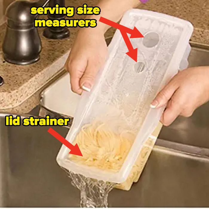 A model straining pasta directly from the container using the built-in lid