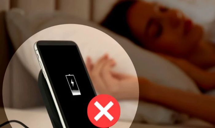 Không nên sạc iPhone qua đêm