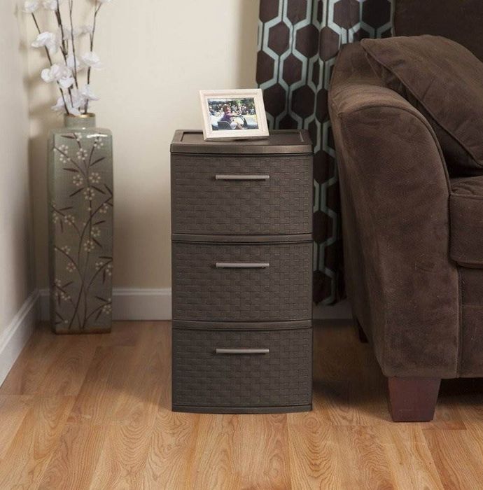 The pair of drawer towers