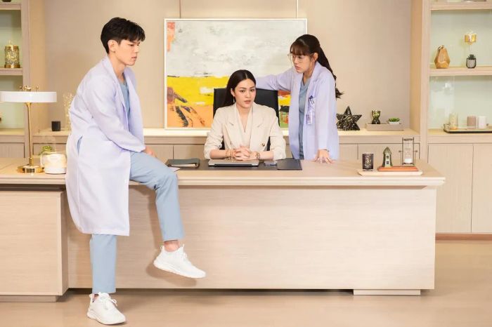 เตรียมจุดไฟรักไปกับ 'หลิงหลิง-ออม' ที่จะทำให้คุณจิกหมอนรอคอยความฟินในซีรีส์แซฟฟิก 'ใจซ่อนรัก'