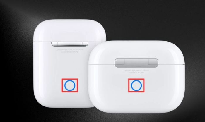 Nhấn và giữ nút tròn để kiểm tra khi AirPods không thể kết nối hoặc không hiển thị trên thiết bị