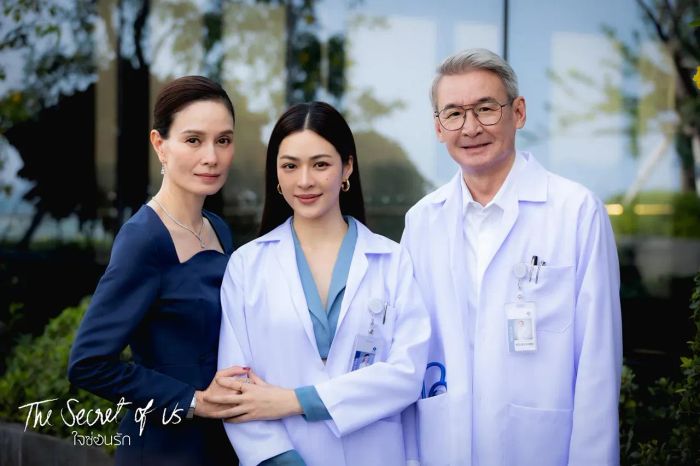 เตรียมจุดไฟรักไปกับ 'หลิงหลิง-ออม' ที่จะทำให้คุณต้องจิกหมอนรอคอยความฟินในซีรีส์แซฟฟิก 'ใจซ่อนรัก'