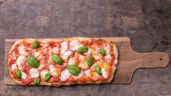 Don’t overdo it with the toppings. Seriously.