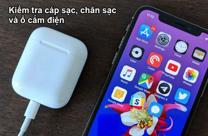 Kiểm tra lại dây sạc, chân sạc và ổ cắm điện