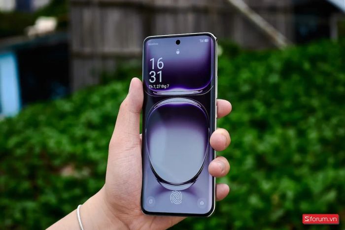 OPPO Reno12 được đánh giá cao nhờ thiết kế sang trọng và tinh tế