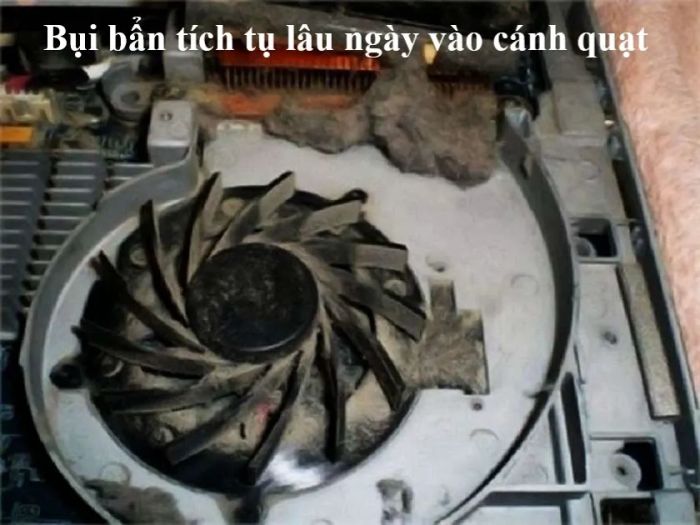 Sự tích tụ bụi bẩn lâu ngày có thể là nguyên nhân chính khiến quạt laptop phát ra tiếng ồn lớn