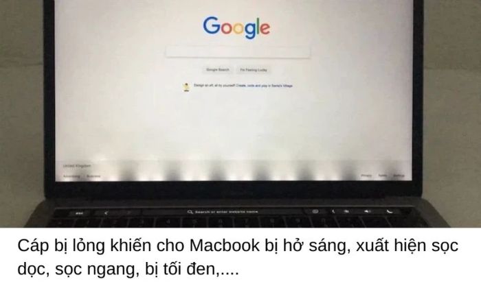 Lỗi cáp màn hình Macbook gây hiện tượng hở sáng ở phần chân màn hình