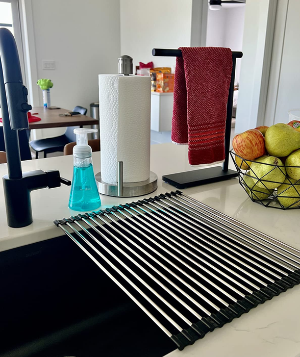 Another reviewer displays the rack in its empty state, highlighting its compact design.