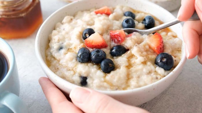 Elevate Your Oatmeal with Frozen Berries