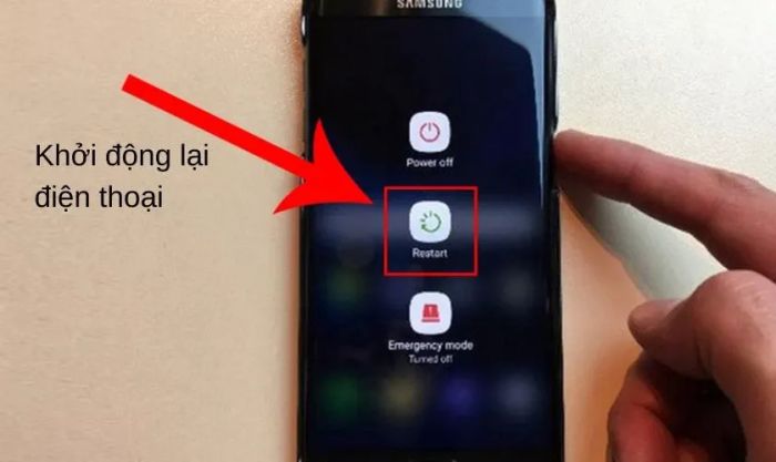 Khởi động lại điện thoại
