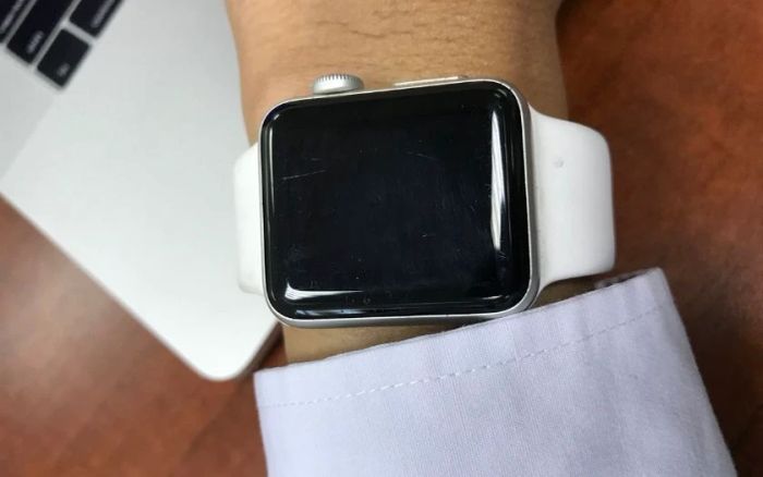 Lý do tại sao Apple Watch bị tróc sơn