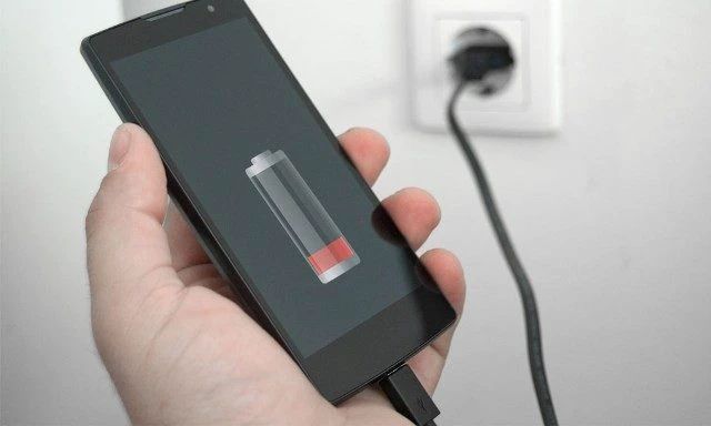 Điện thoại Lenovo không nhận pin hoặc bị chập chờn khi cắm sạc và cách sửa chữa