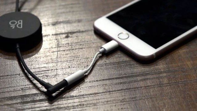 Các nguyên nhân dẫn đến tình trạng jack cắm tai nghe iPhone bị hỏng