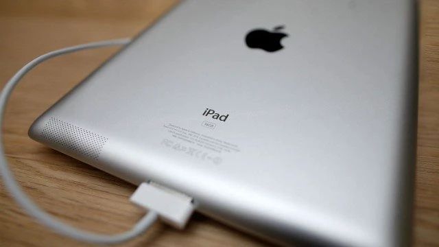Cần làm gì khi iPad bị rơi và không thể mở nguồn?