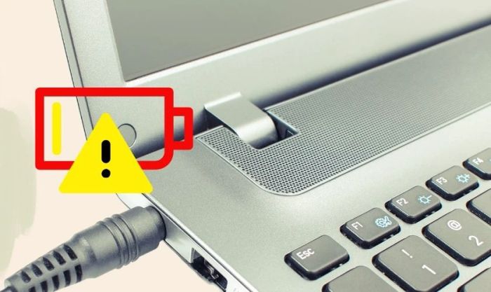 Kiểm tra cổng sạc trên laptop