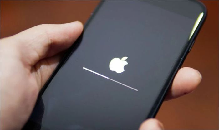 Tại sao iPhone có thể bị nóng sau khi cập nhật iOS?