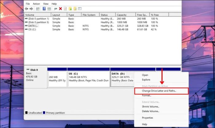 Tìm ổ đĩa chưa phân vùng, nhấn chuột phải và chọn Change Drive Letter and Paths