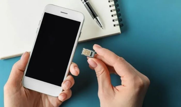 Đảm bảo lắp thẻ SIM vào đúng vị trí