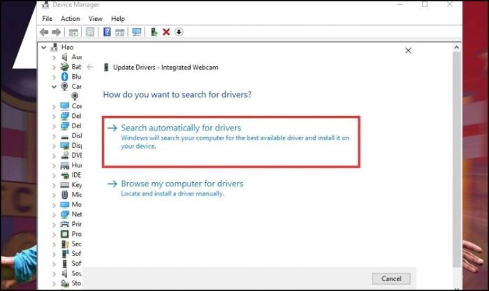 Chọn Search automatically for driver