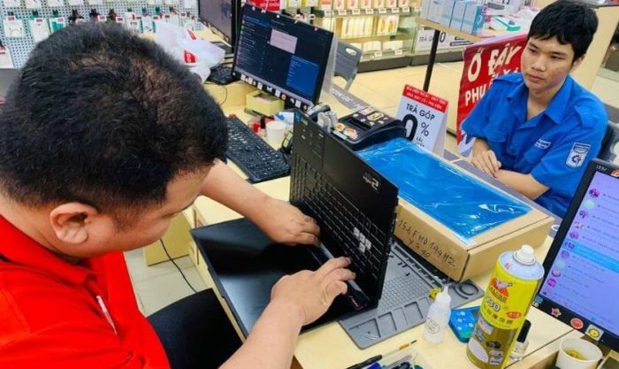 Đem đến trung tâm sửa chữa laptop uy tín để kiểm tra lỗi RAM