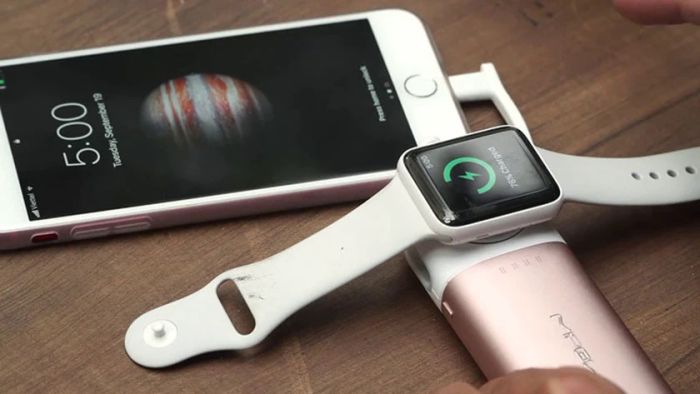 Lý do Apple Watch không nhận sạc vào pin