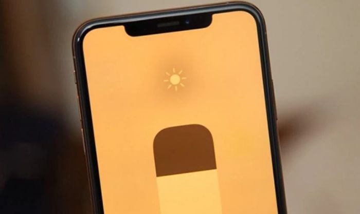 Vì sao màn hình iPhone lại bị vệt ố, ám vàng?