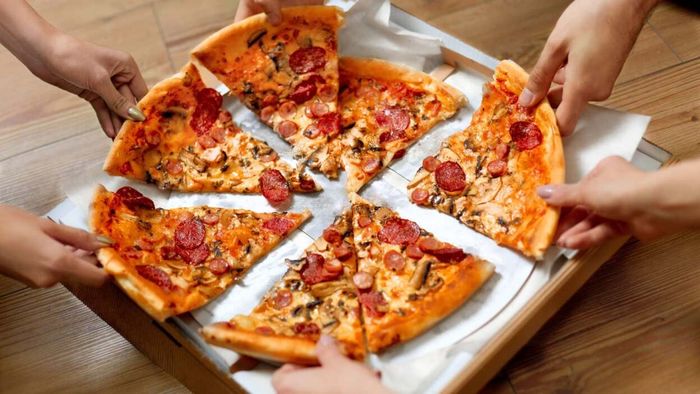 Why You Should Opt for the Bigger Pizza when Celebrating the Super Bowl