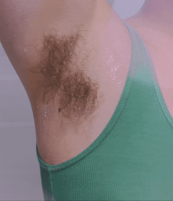 GIF showing the razor's effectiveness in removing hair
