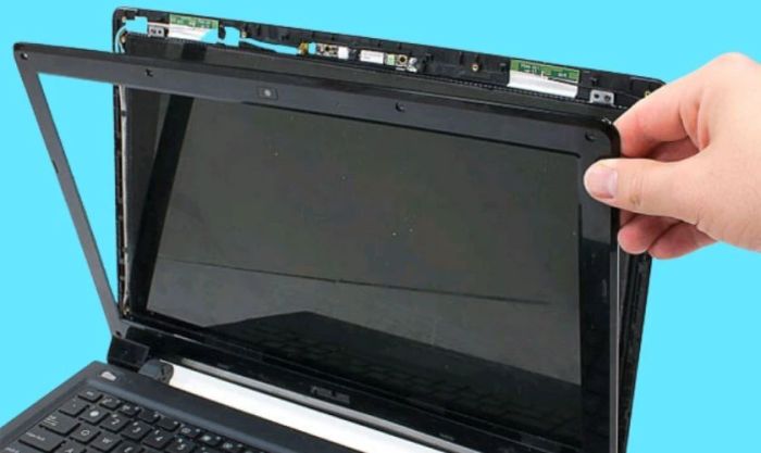 Kiểm tra bộ cấp điện cao áp của màn hình laptop