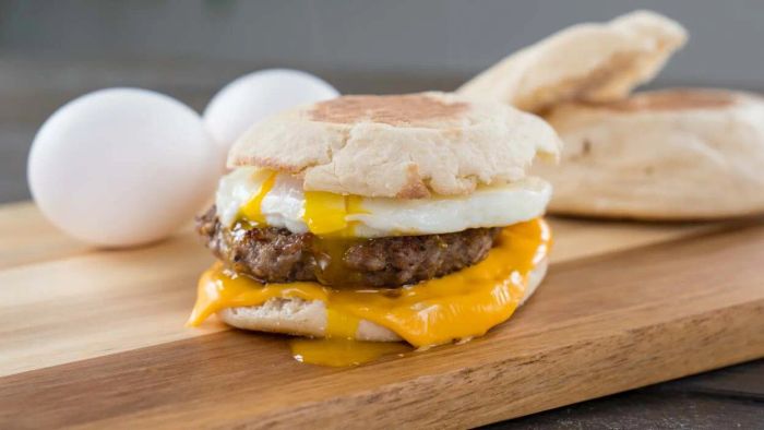 Achieve a Perfectly Round Egg Using an Ice Cube