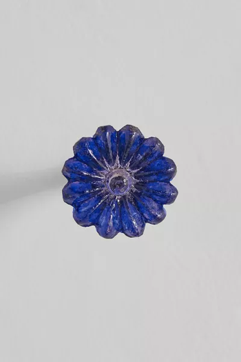 A close-up of the floral wall hook showcasing its intricate flower design.