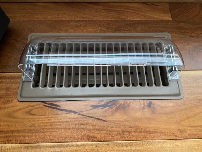 A clear magnetic vent clip