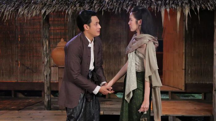 เภตรานฤมิต EP.14 ไมค์และมุกดาถูกทำร้ายและหนีเอาชีวิตรอด พร้อมมีช่วงเวลาที่ใกล้ชิดกันในระหว่างการหลบหนี