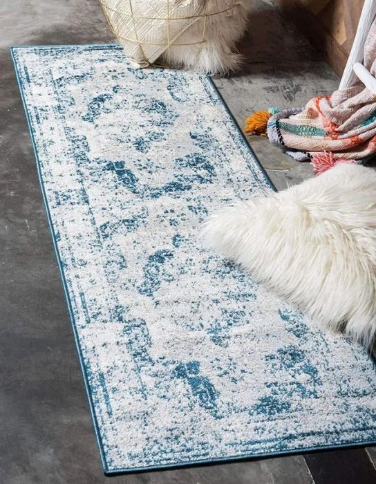 A vintage-style traditional runner