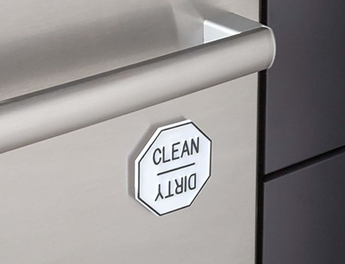 A dishwasher magnet that indicates 'clean' on top to ensure you never forget whether the dishes are done.