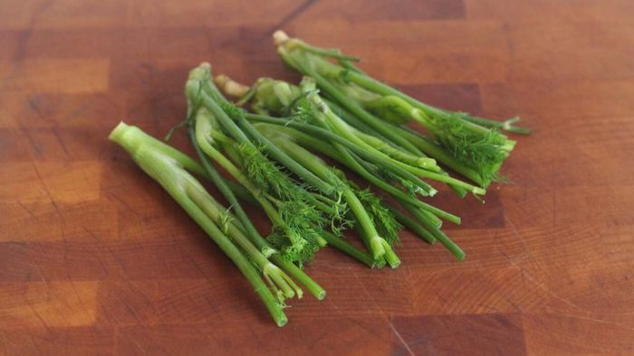Create Pickle Salt with Dill Stems and Vinegar