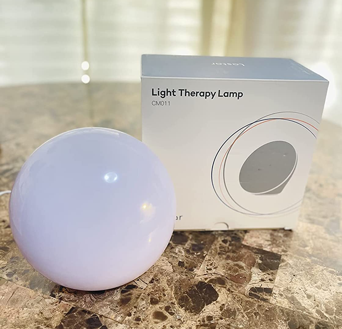 A reviewer’s photo showing the sunlight therapy lamp turned off