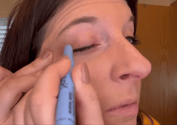 A reviewer using the Neutrogena pen